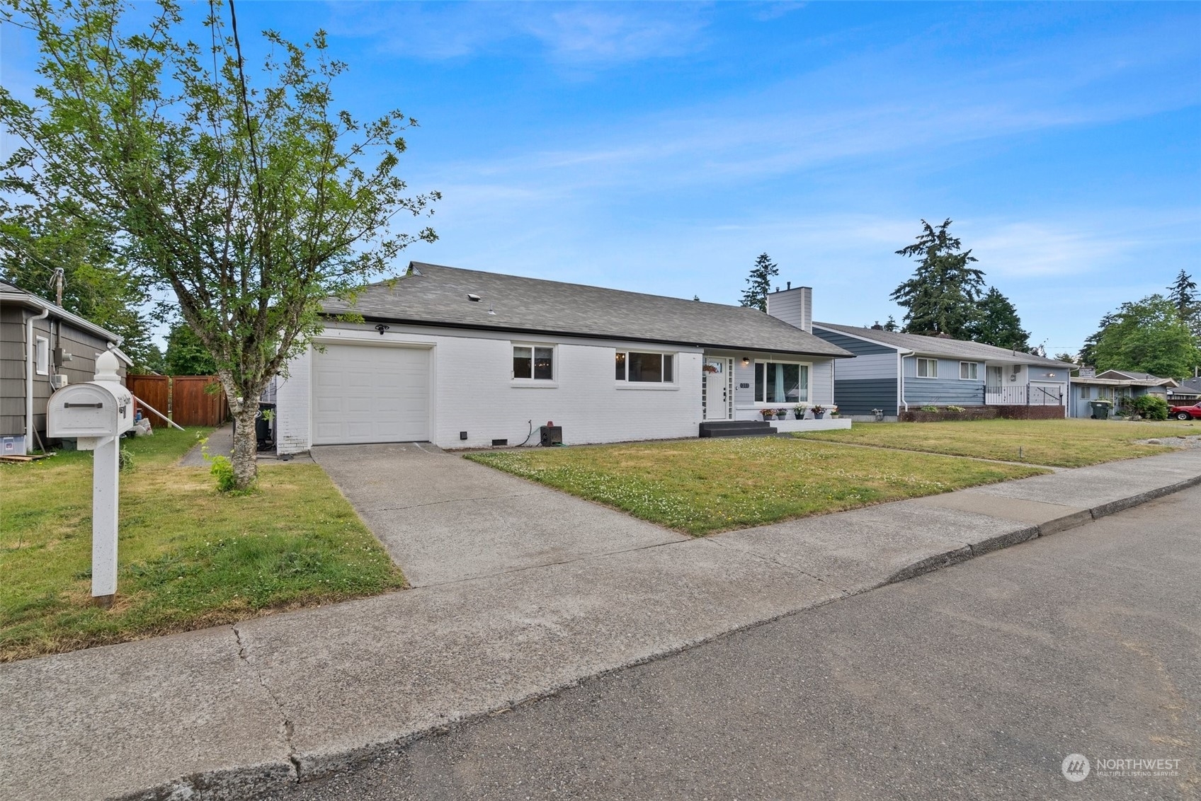 Property Photo:  311 Pinehurst Drive SE  WA 98501 