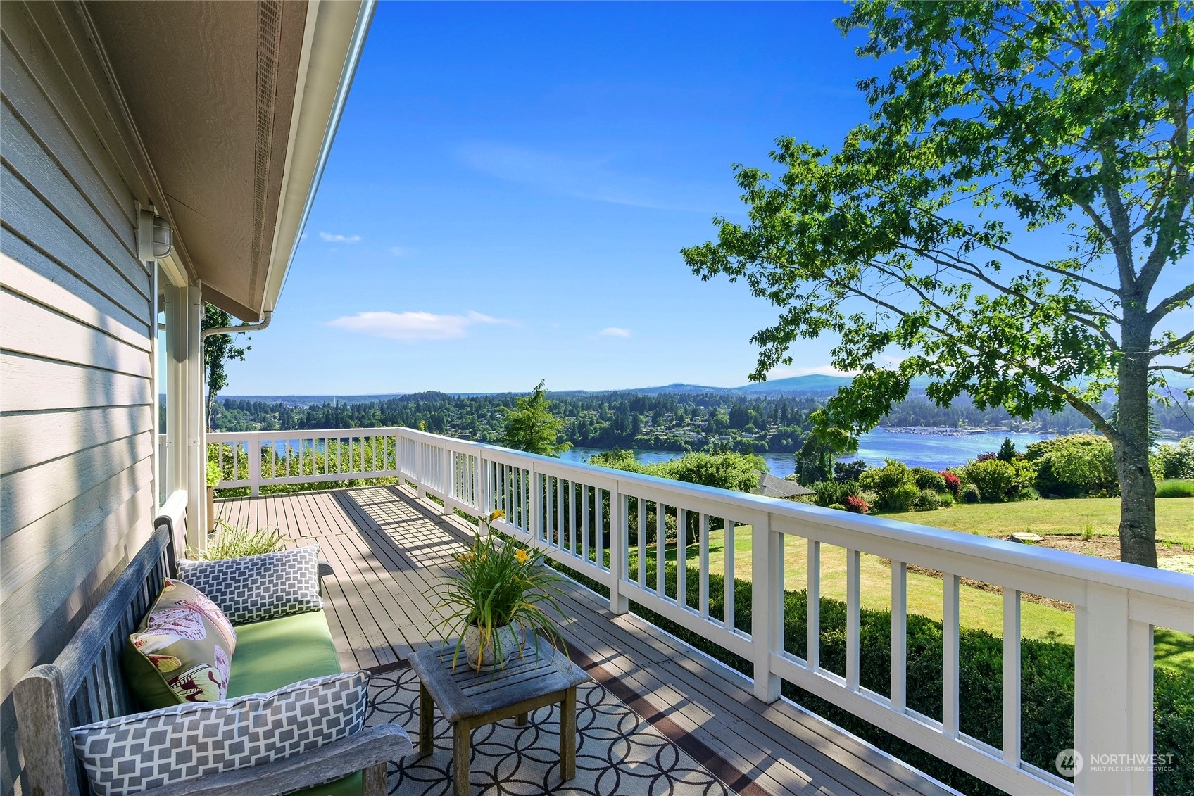 Property Photo:  3240  Appaloosa Way NE  WA 98310 