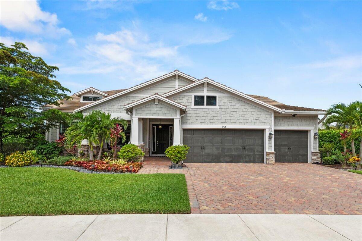 Property Photo:  965 SW Sea Green Street  FL 34990 