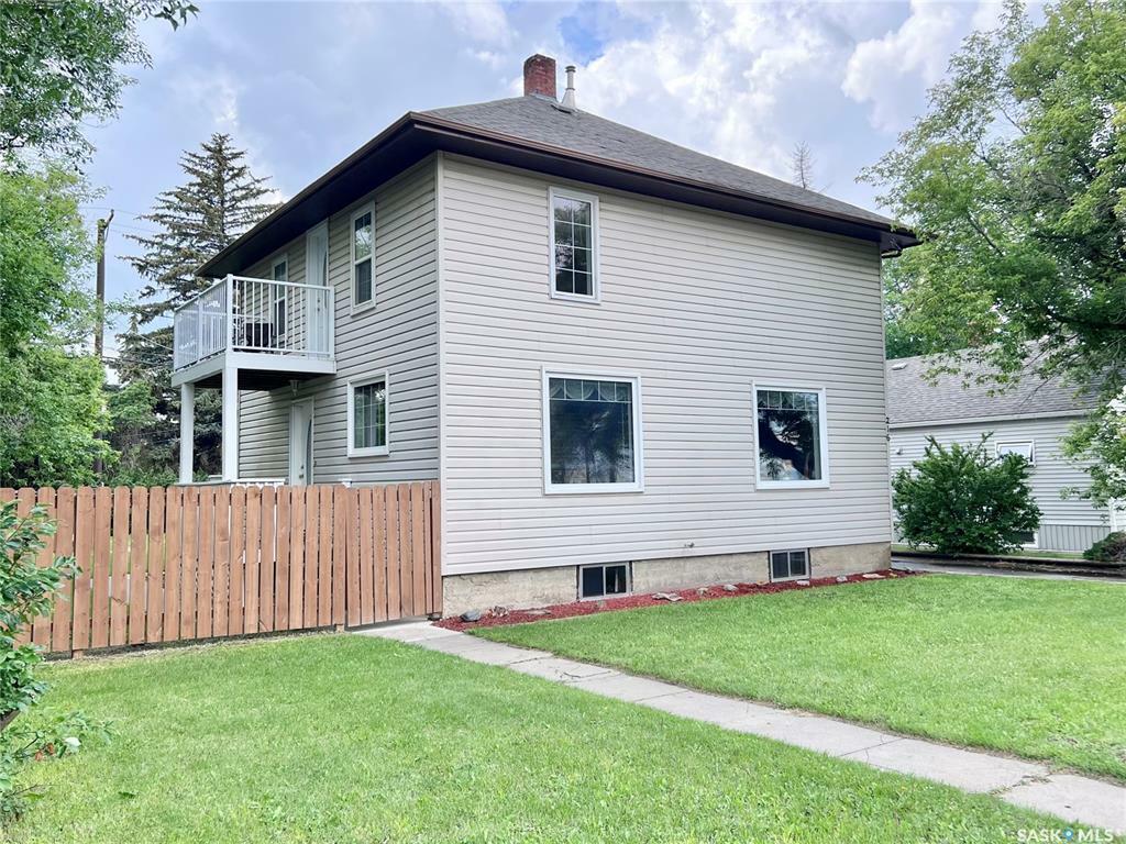 Property Photo:  216 McKenzie Street S  SK S0L 2N0 