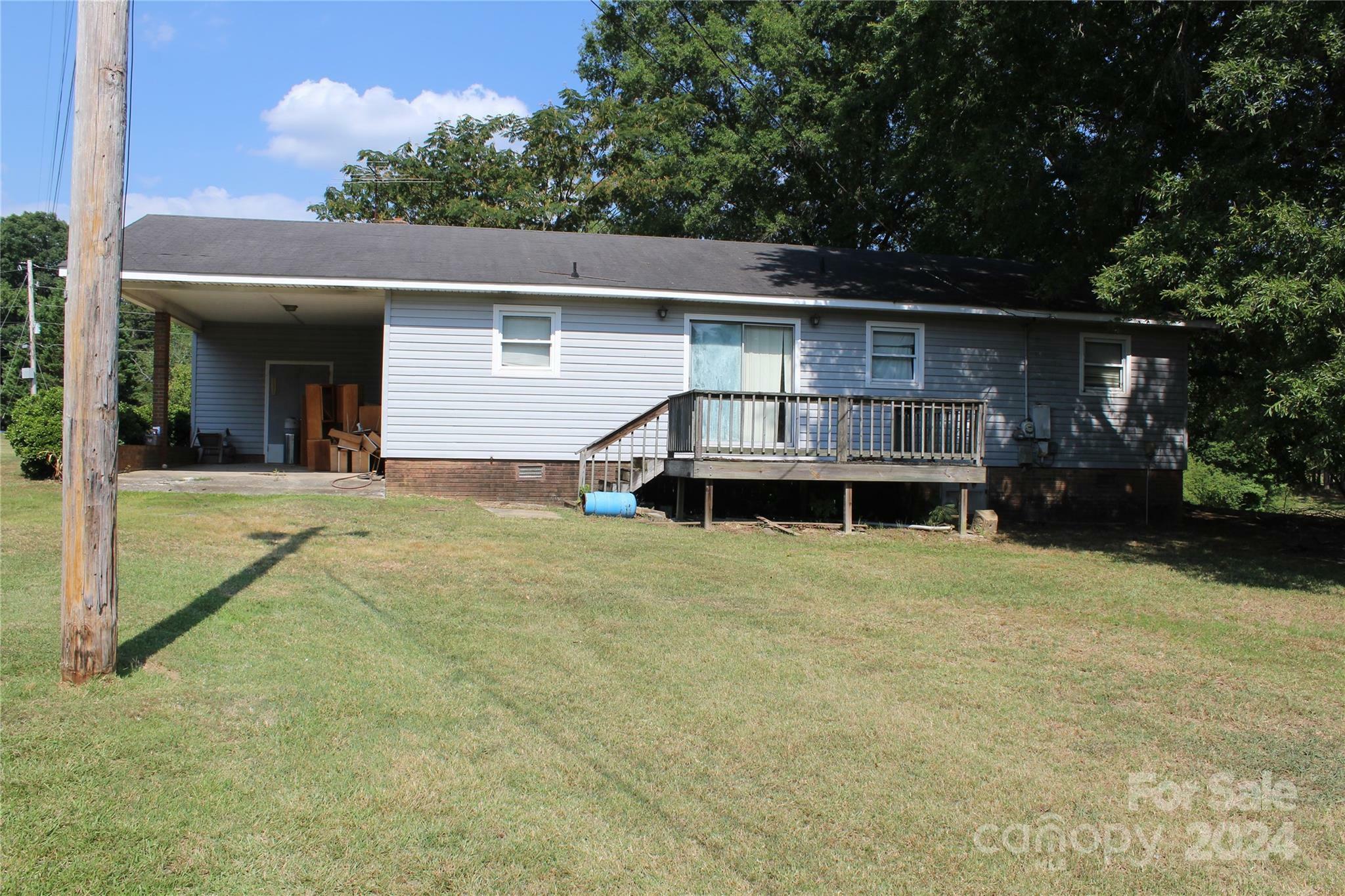 Property Photo:  1093 Meadow Creek Church Road  NC 28097 