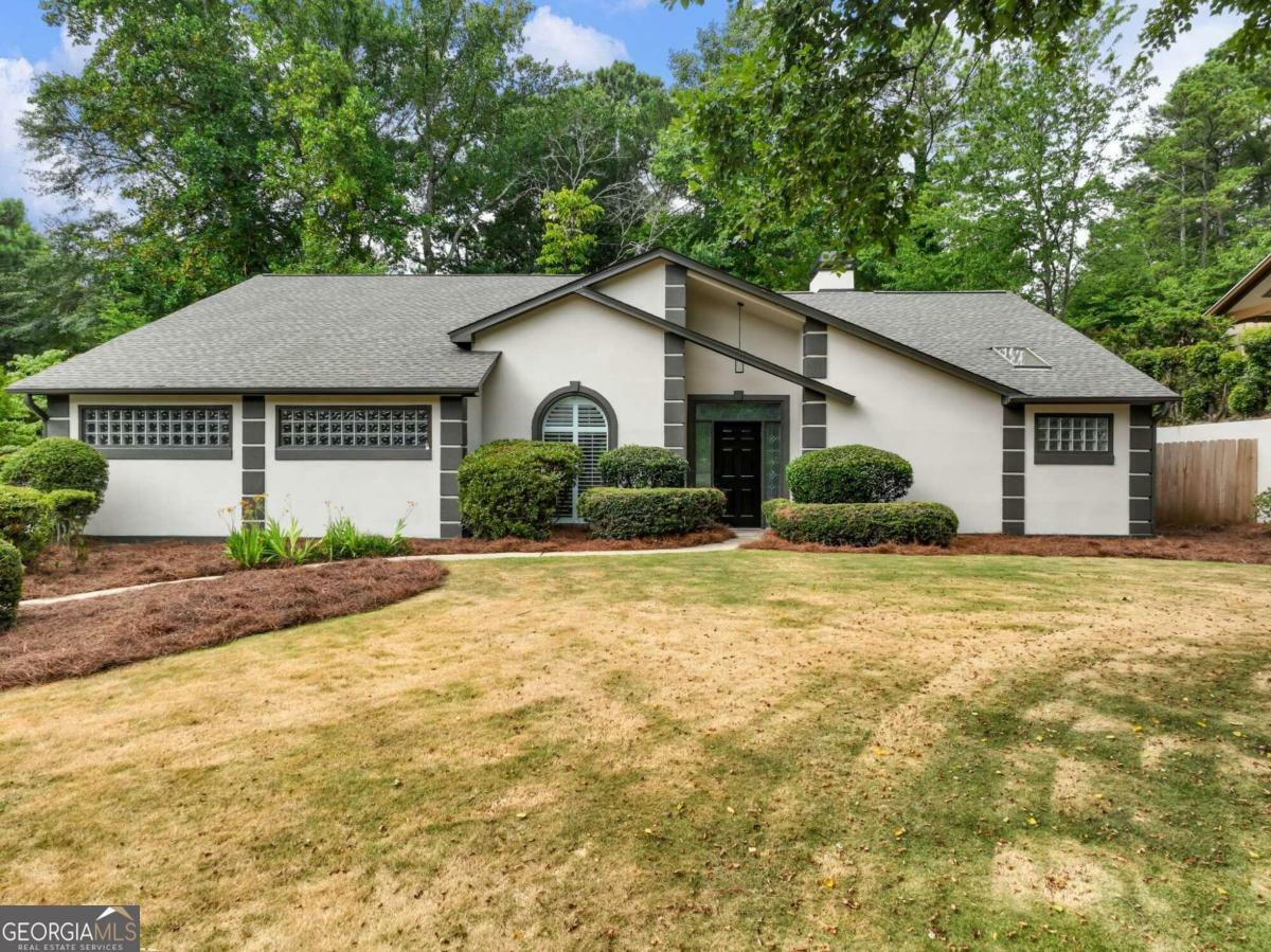 Property Photo:  5195 Forest Run Trace  GA 30022 