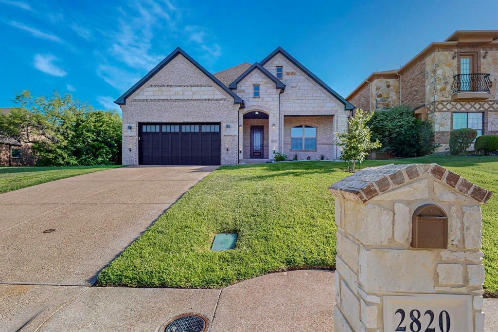 Property Photo:  2820 Fountain View Boulevard  TX 75104 