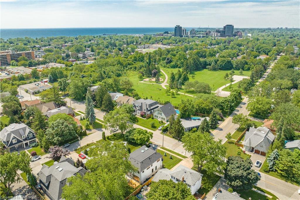 Photo de la propriété:  1191 Mineola Gardens  ON L5G 3Y2 