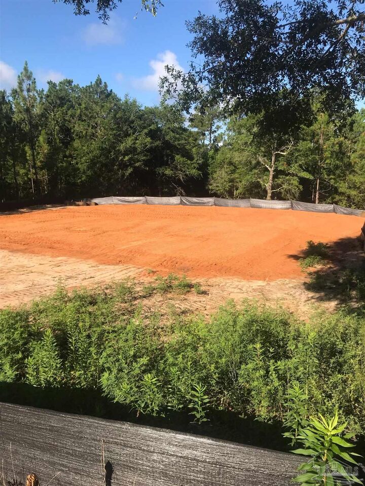 Property Photo:  5878 Saratoga Dr  FL 32536 