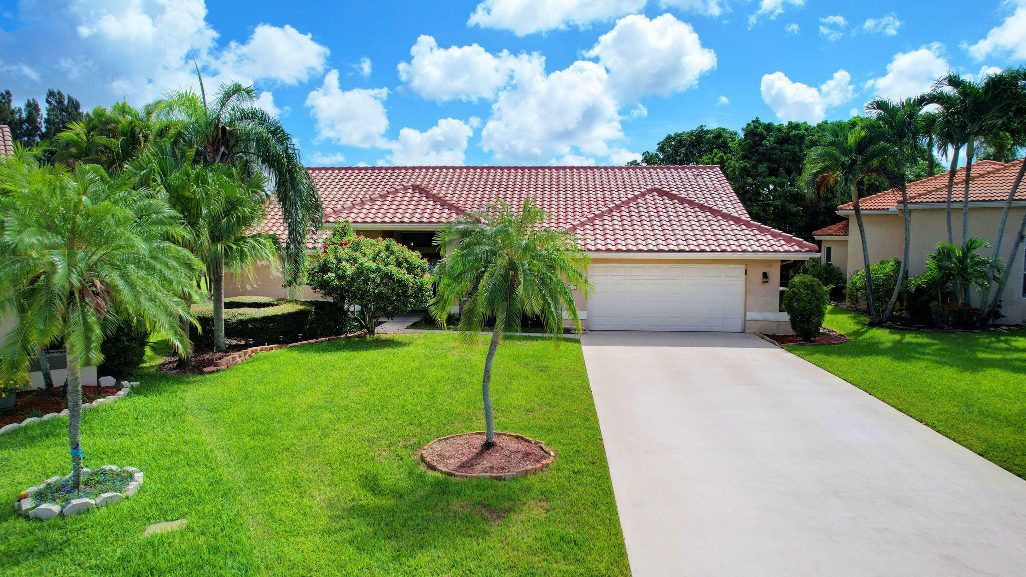 Property Photo:  5597 Lake Shore Village Circle  FL 33463 