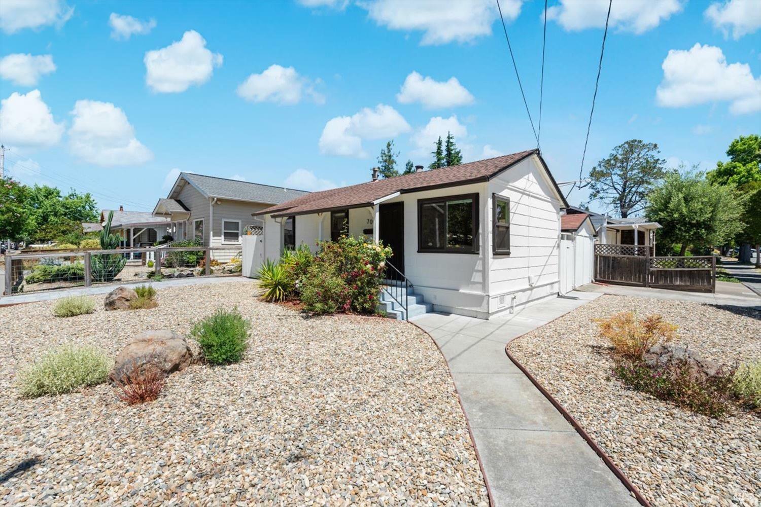 Property Photo:  701 E D Street  CA 94952 