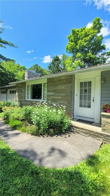 Property Photo:  118 Warwick Place  NY 14850 