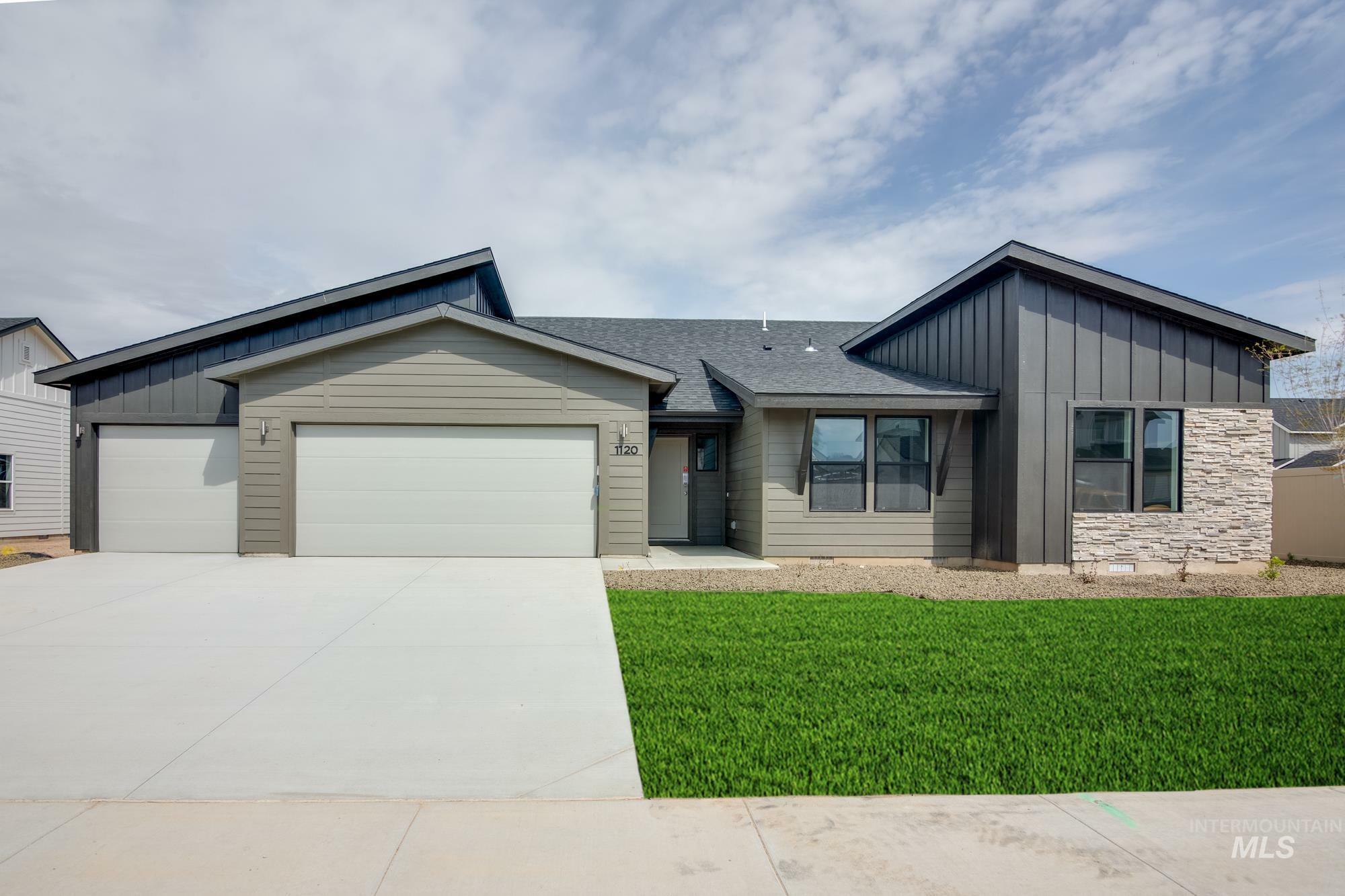 Property Photo: 1025 SW Besra Dr ID 83647