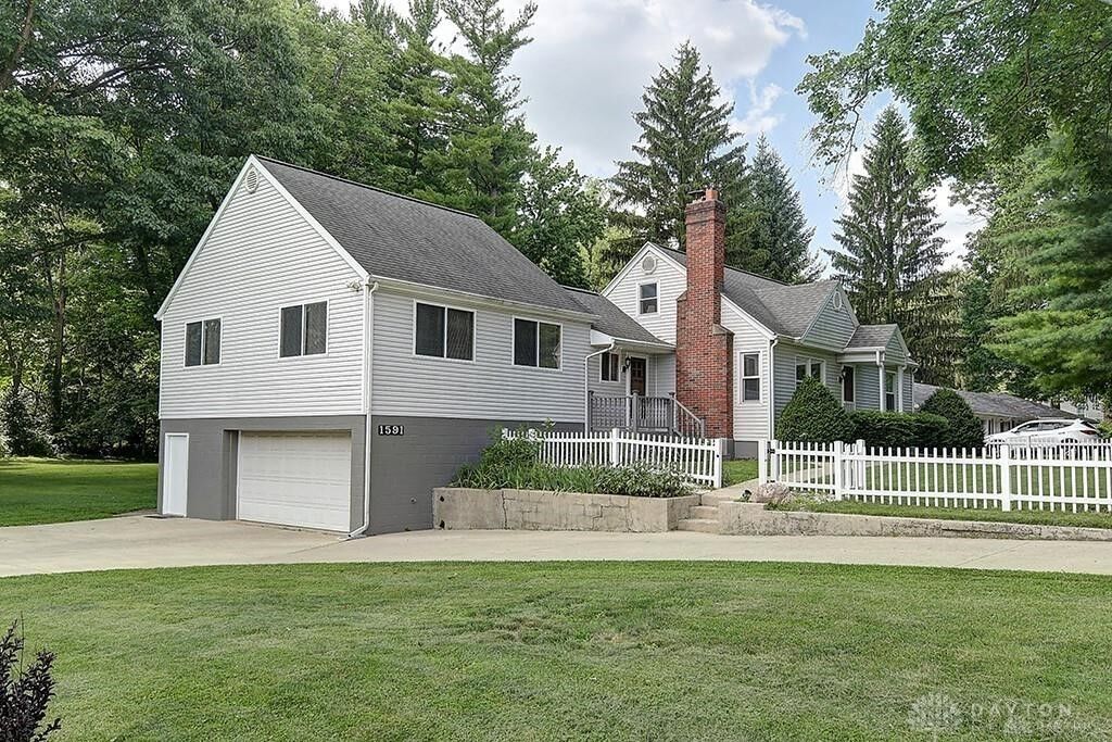 Property Photo: 1591 Beaverbrook Drive OH 45432