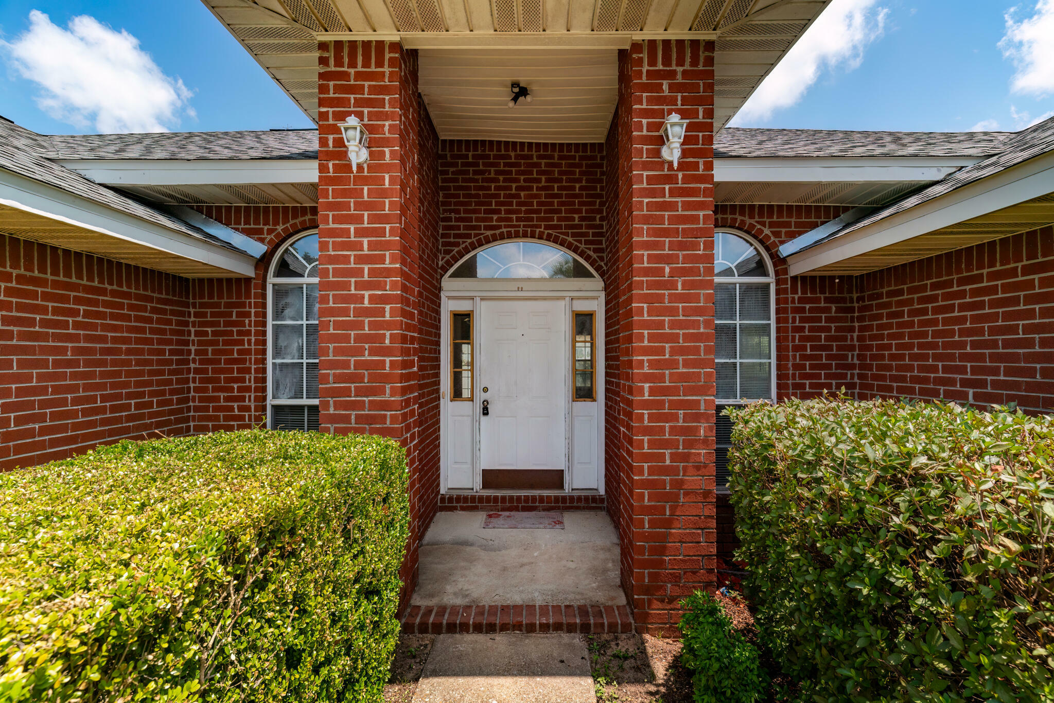 Property Photo: 2837 Tamiami Trail FL 32539
