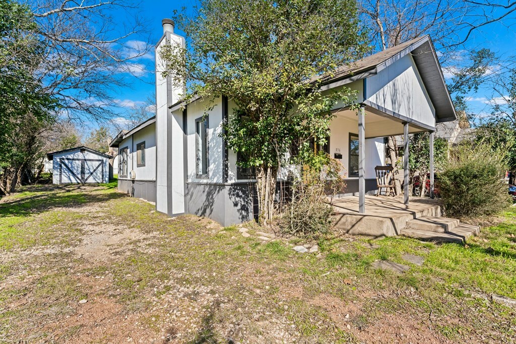 Property Photo:  836 Tivy St  TX 78028 