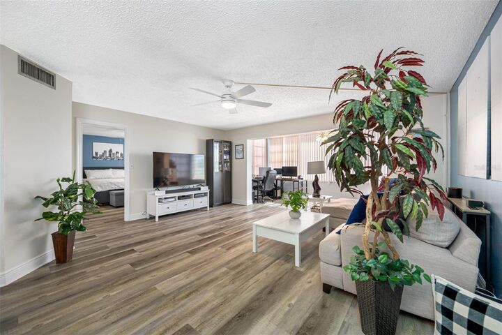 Property Photo:  6800 20th Avenue N 301  FL 33710 