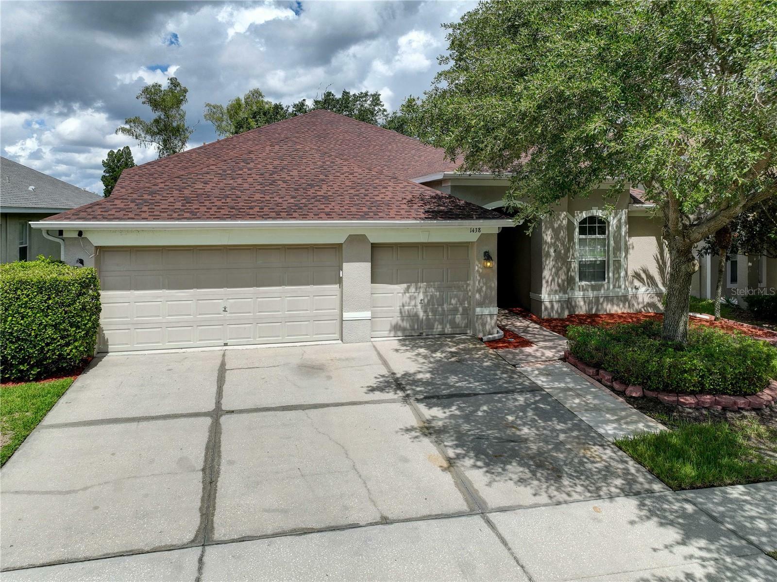 Property Photo:  1438 Emerald Hill Way  FL 33594 