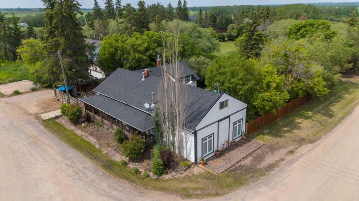 Property Photo: 5010 50 Avenue AB T0B 4G0