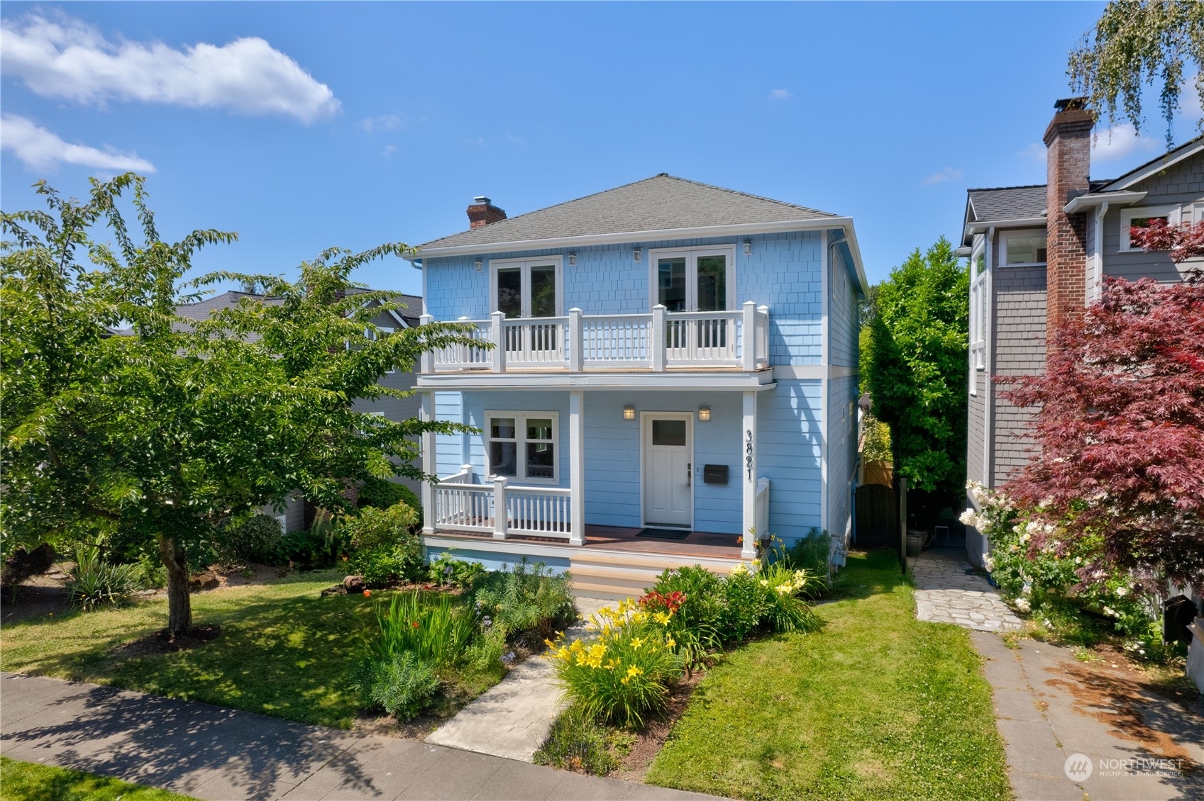 Property Photo:  3821 42nd Avenue NE  WA 98105 
