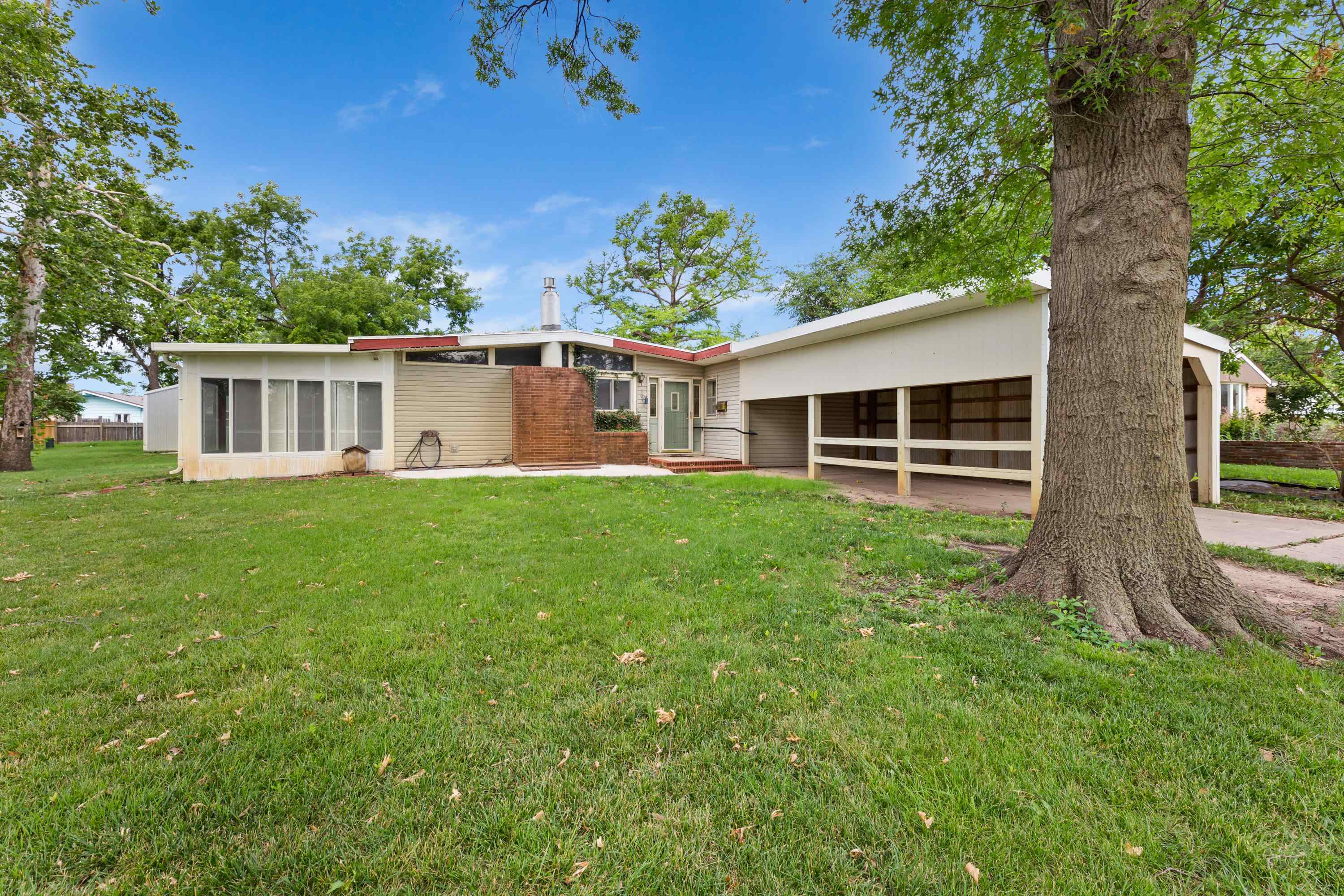 Property Photo:  503 College  KS 67056 