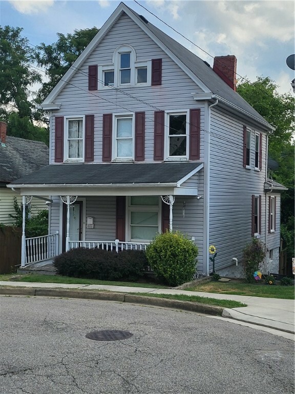 Property Photo:  554 Church St  PA 15147 