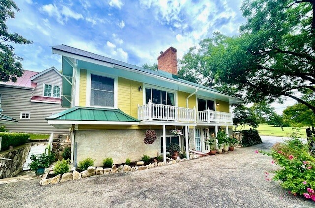 Property Photo:  705 E 38th Street B  TX 78705 