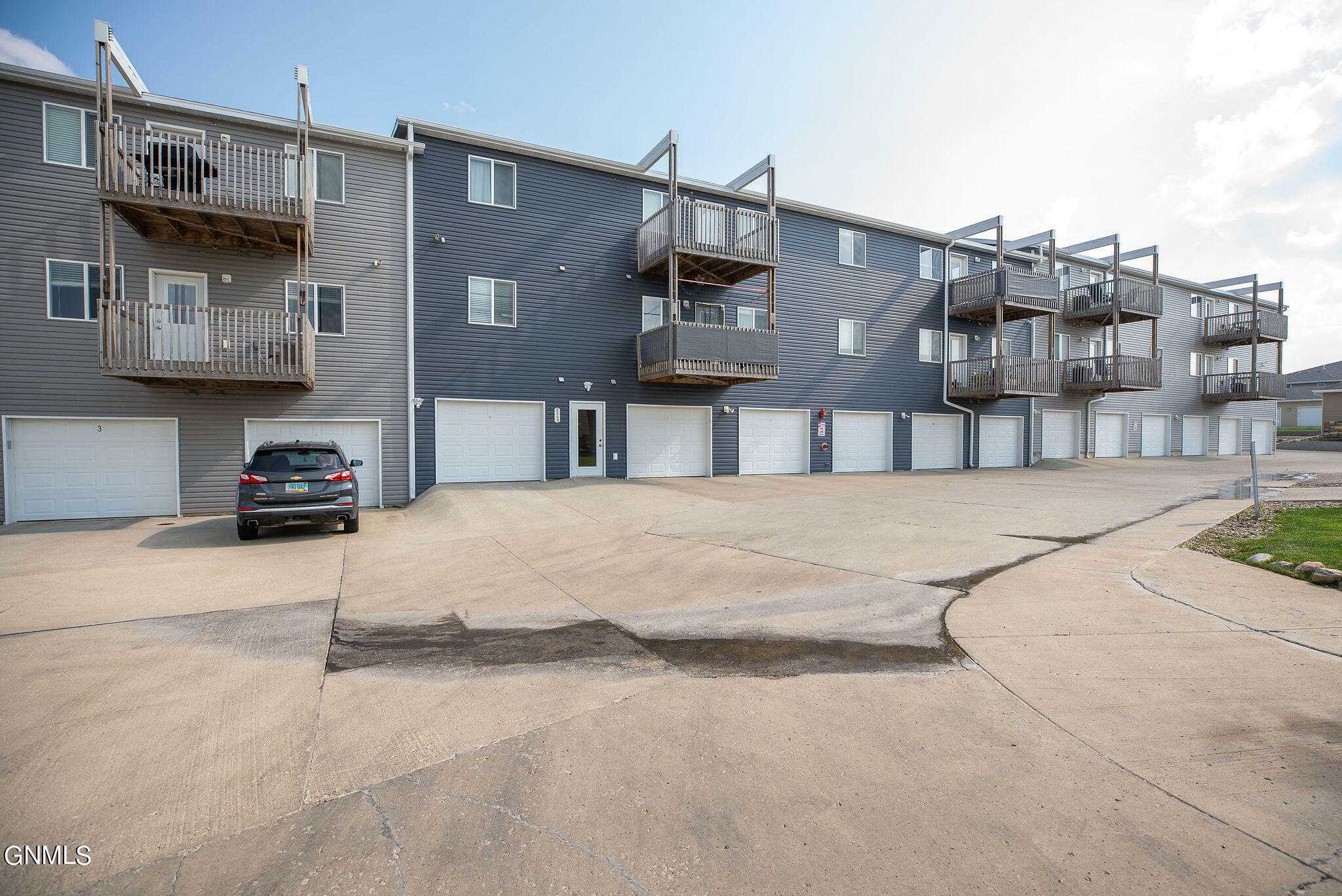 Property Photo:  829 Canada Avenue 2  ND 58503 