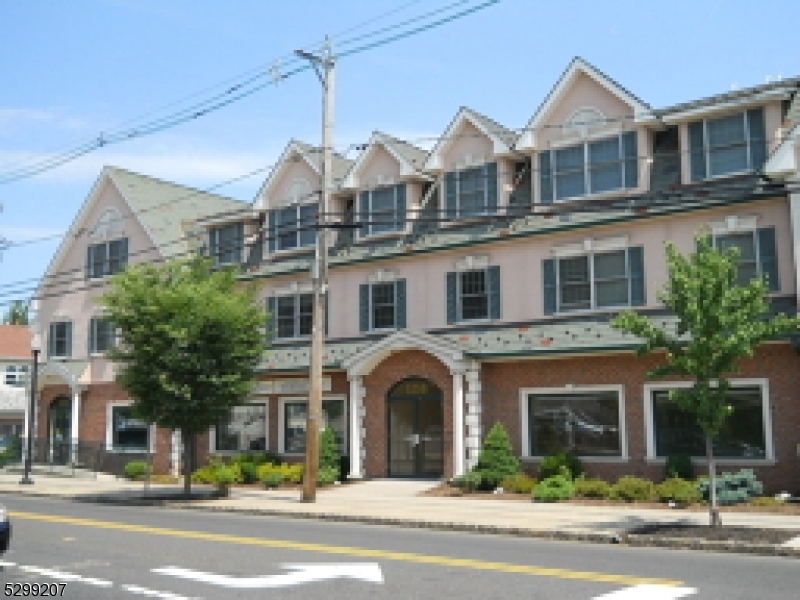 525 Central Ave, Apt 302  Westfield Town NJ 07090 photo