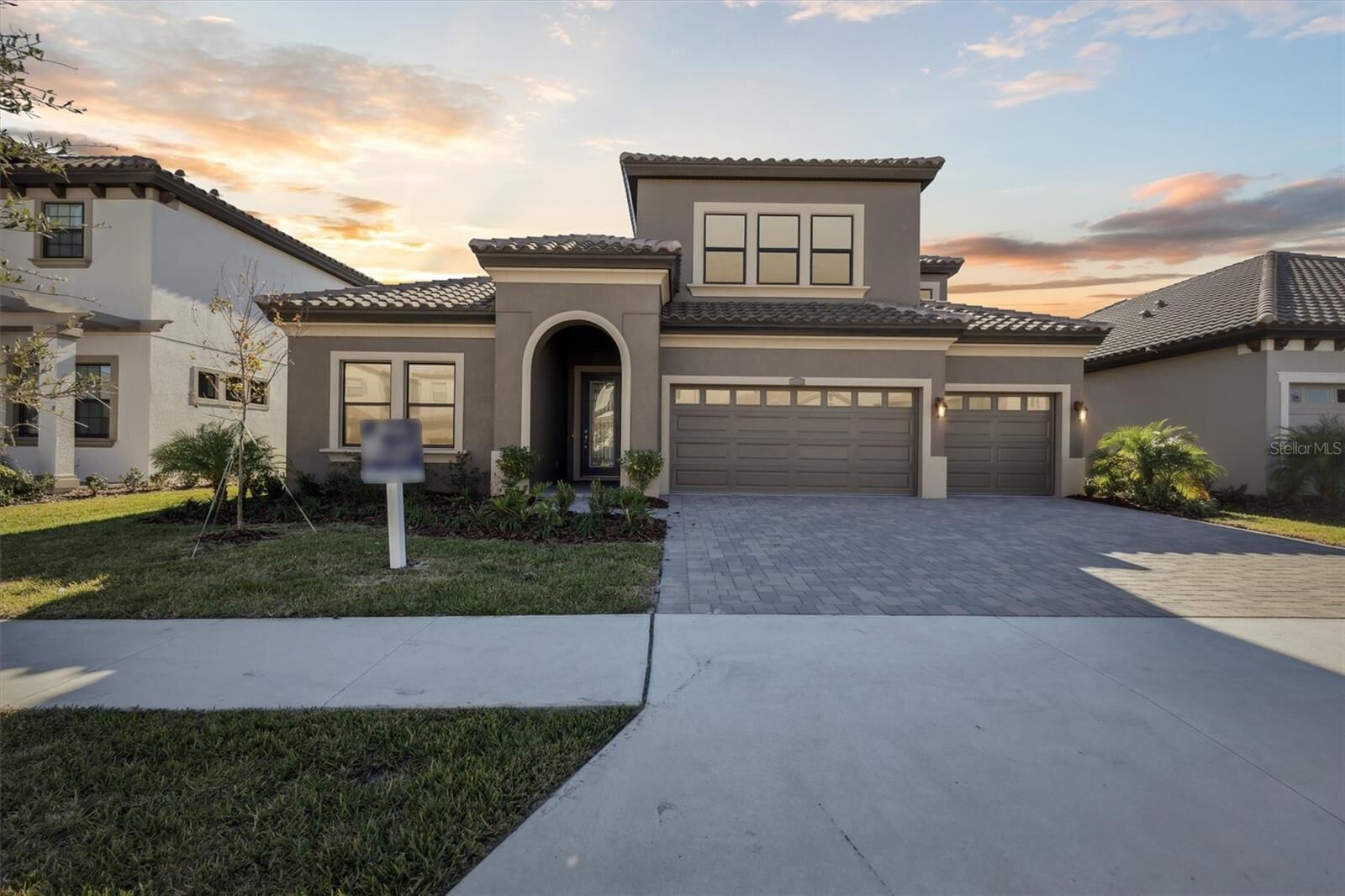 Property Photo:  11218 Rustic Timber Loop  FL 33576 