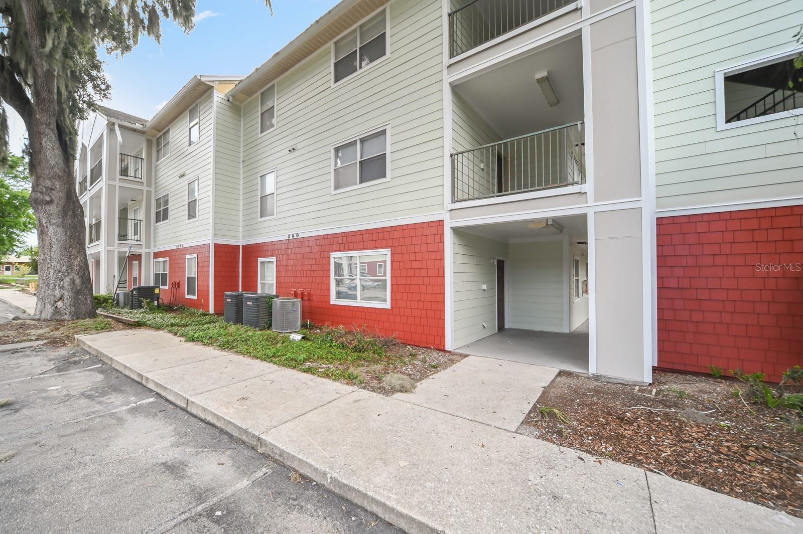 Property Photo: 2360 SW Archer Road 904 FL 32608