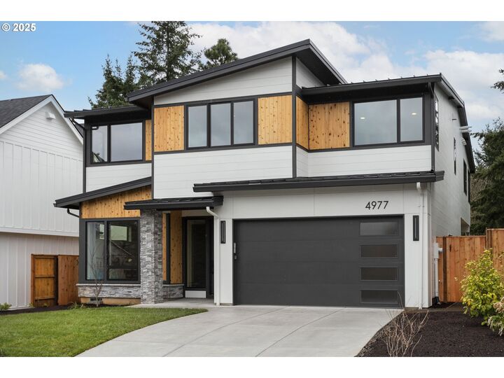 Property Photo: 4977 Summit St OR 97068