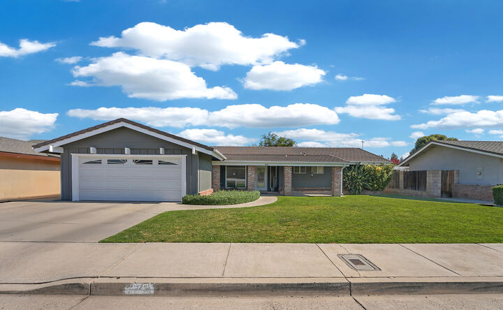 570 Theta Lane  Porterville CA 93257 photo