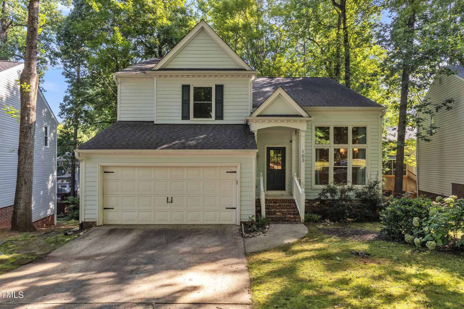 Property Photo: 103 E Laurenbrook Court NC 27518
