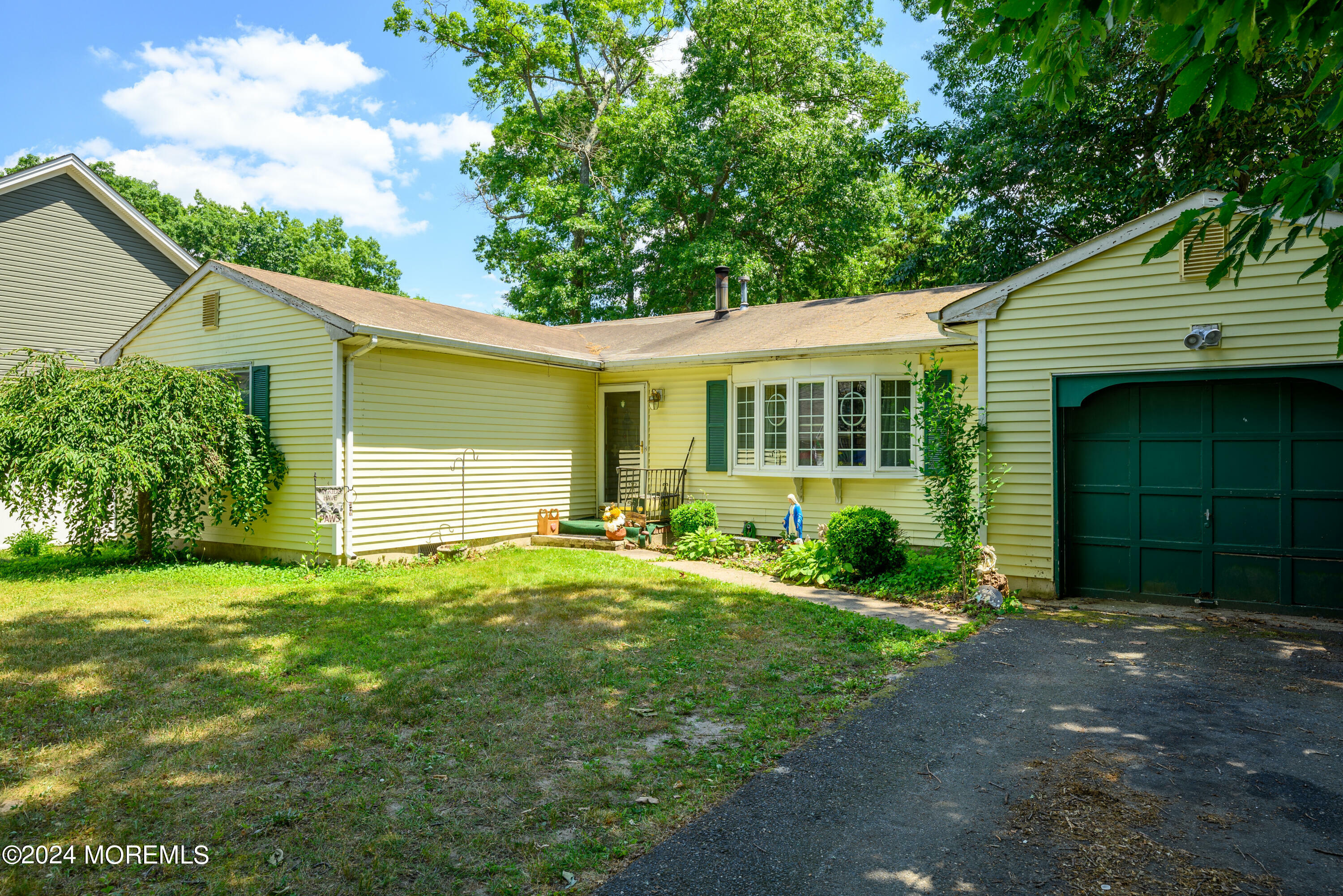 Property Photo:  2556 Woodland Road  NJ 08759 