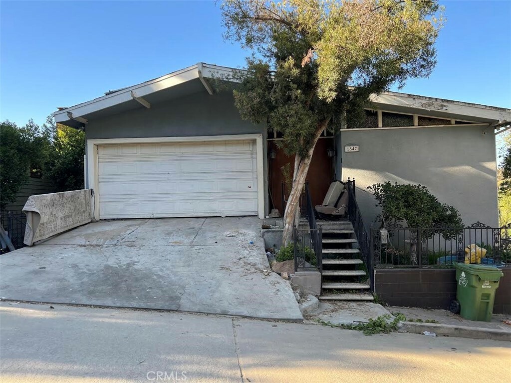 Property Photo:  1847 Fanning Street  CA 90026 