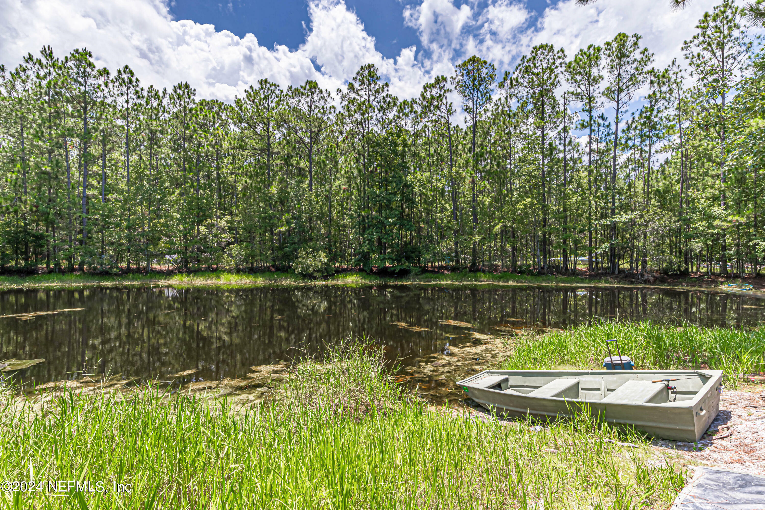 Property Photo: 1725 Davidson Farm Road FL 32218