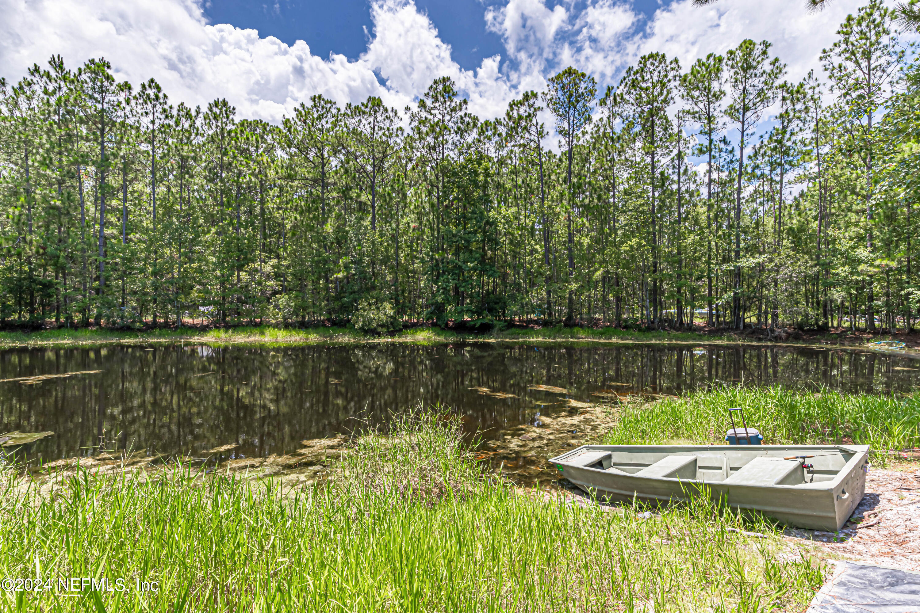 Property Photo: 1725 Davidson Farm Road FL 32218