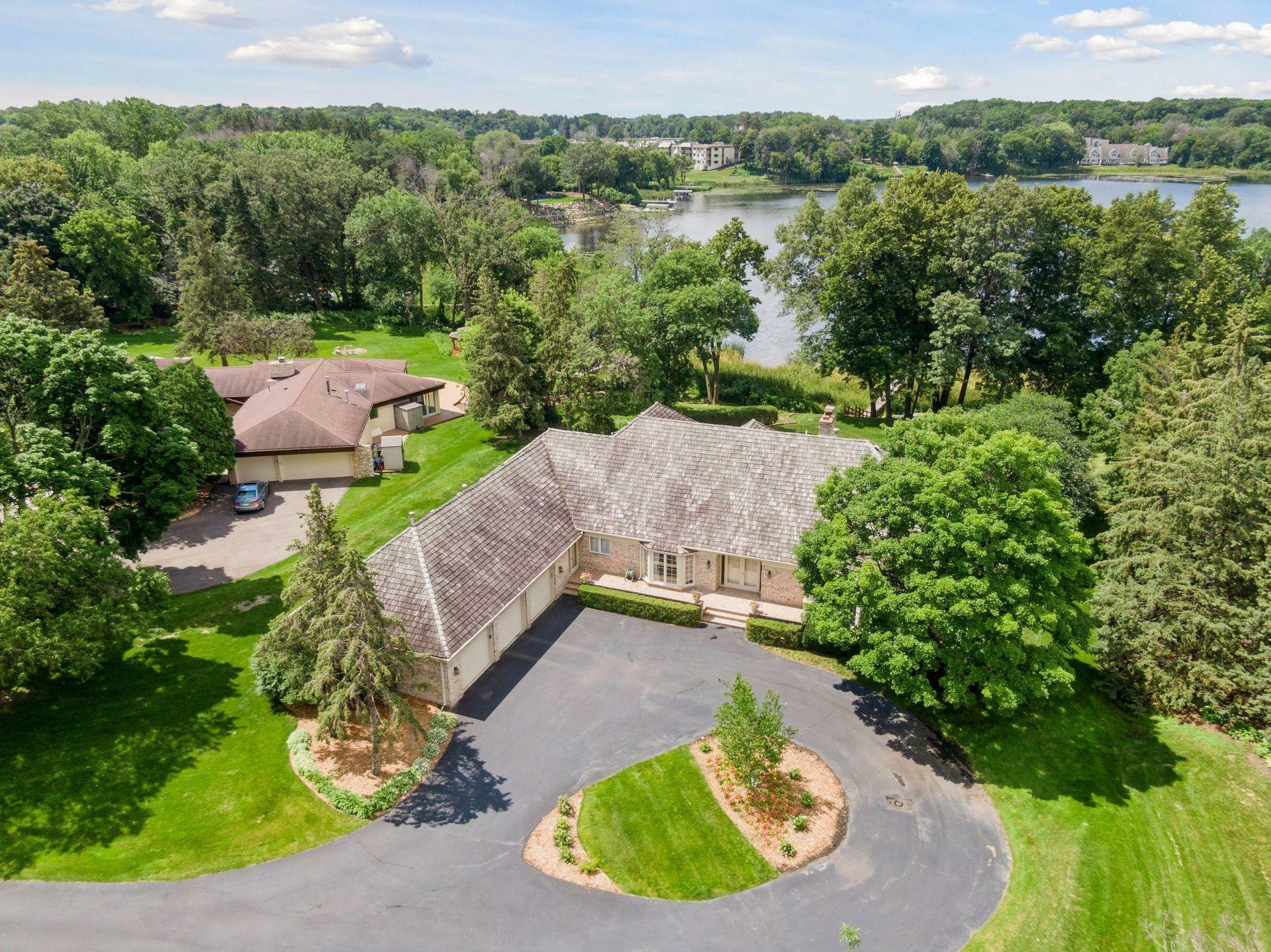 Property Photo:  150 Hunters Glen Road  MN 55391 