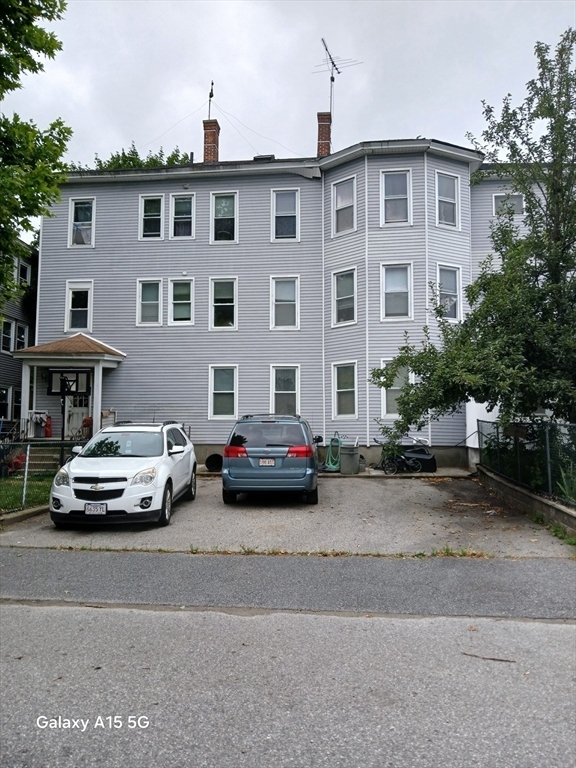 Property Photo:  106 Elm St  MA 01609 