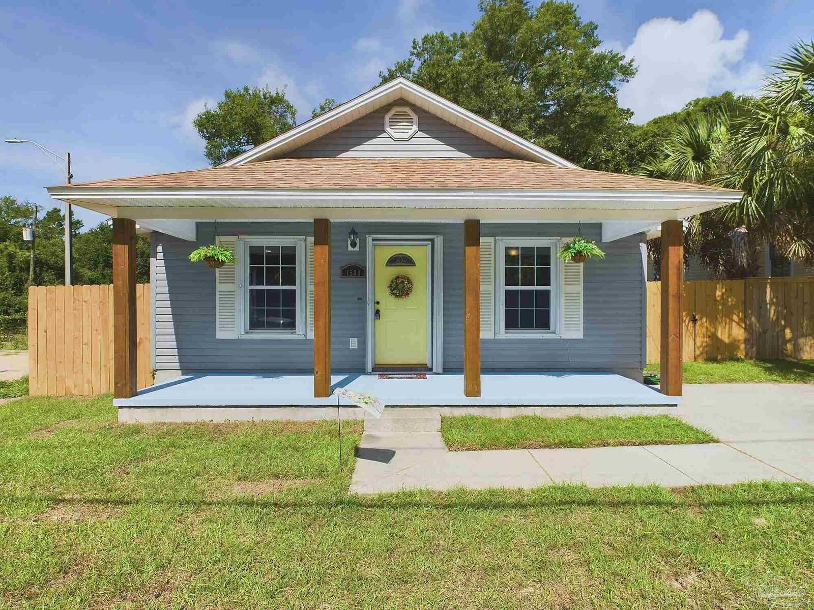 Property Photo:  1503 N 6th Ave  FL 32503 