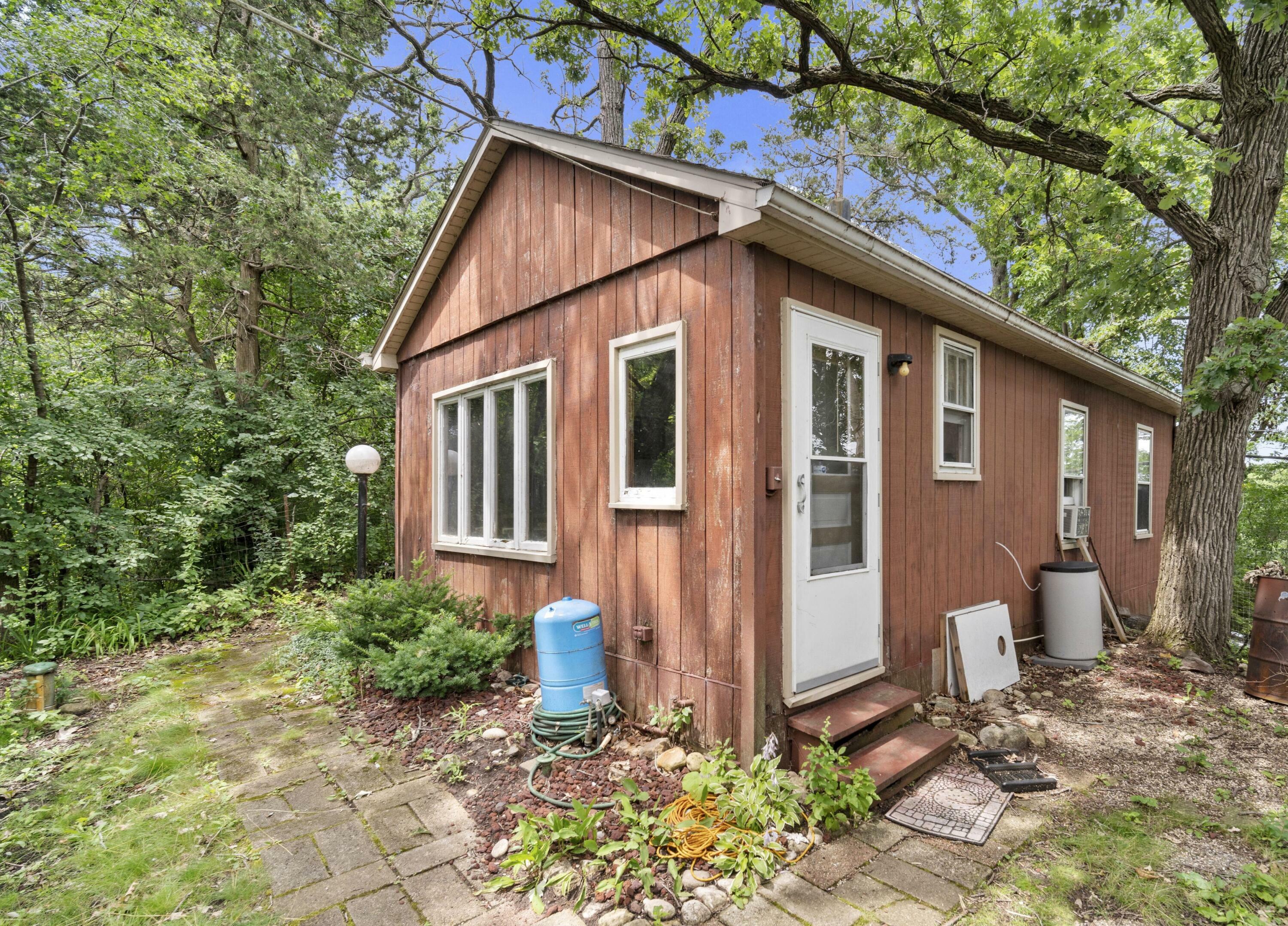 Property Photo:  416 Waldeck Dr  WI 53181 