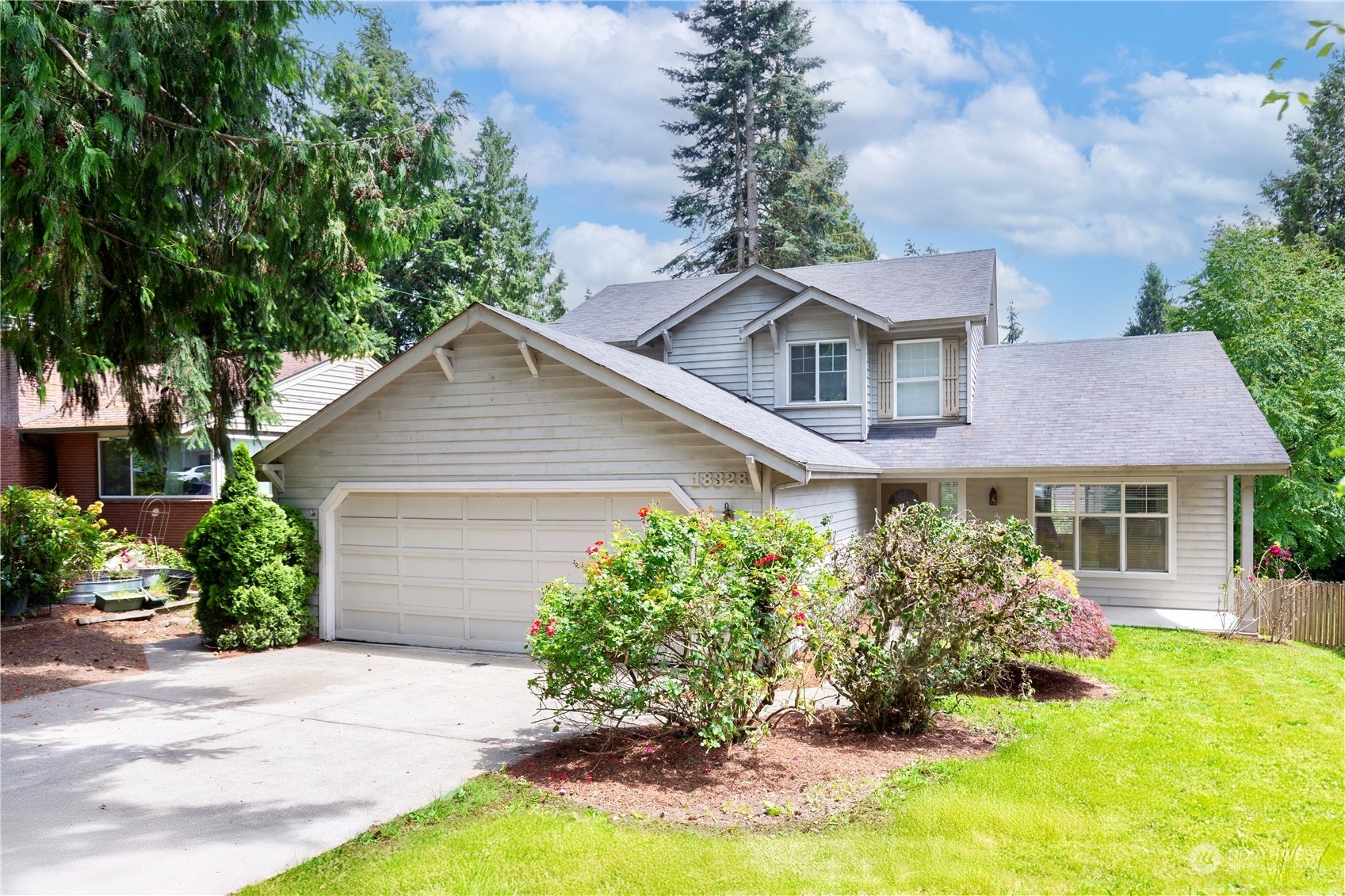 Property Photo: 18328 Wallingford Avenue N WA 98133