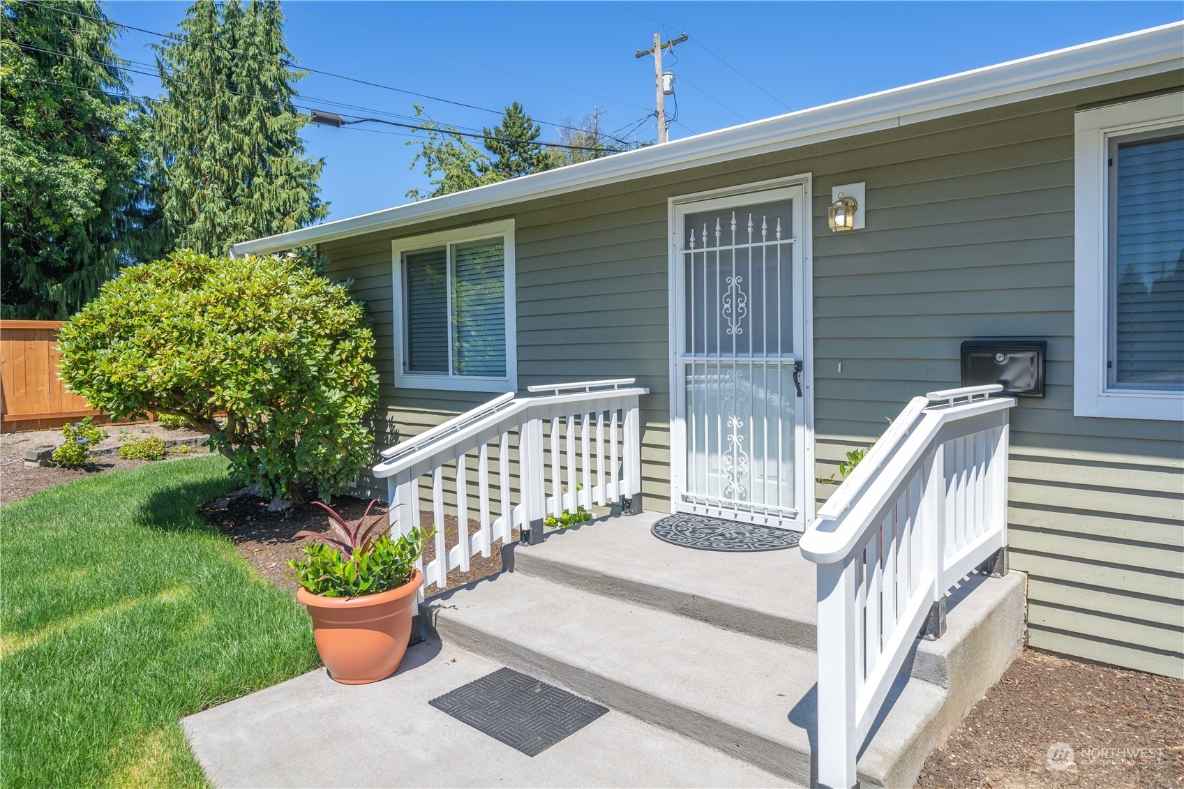 Property Photo: 301 SE 106th Street SE WA 98208