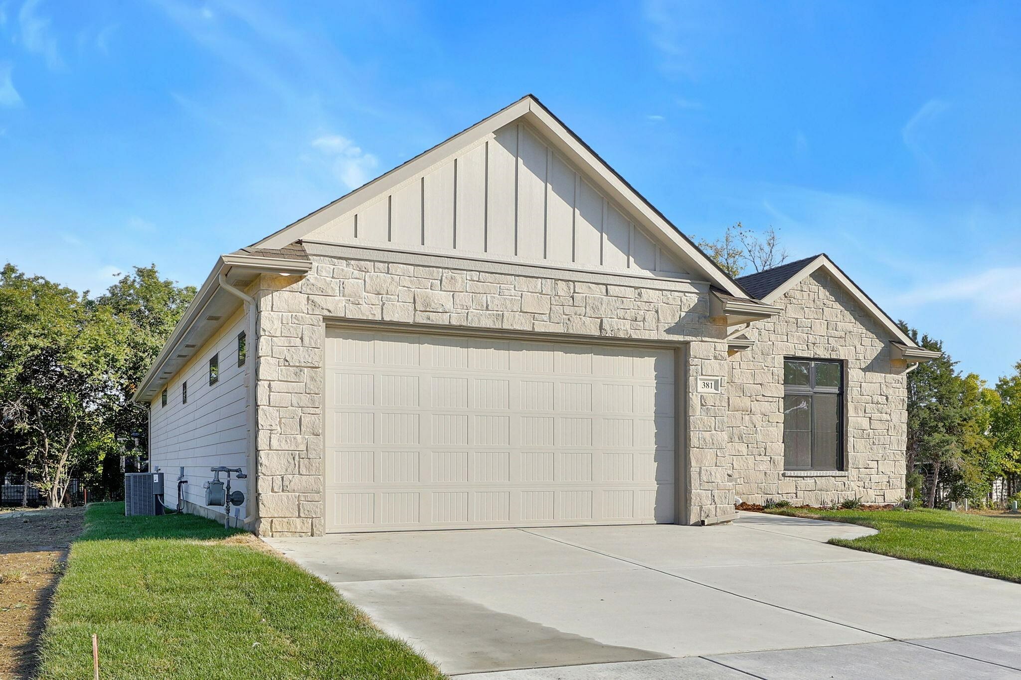 Property Photo:  381 N Jackson Heights Ct  KS 67206 