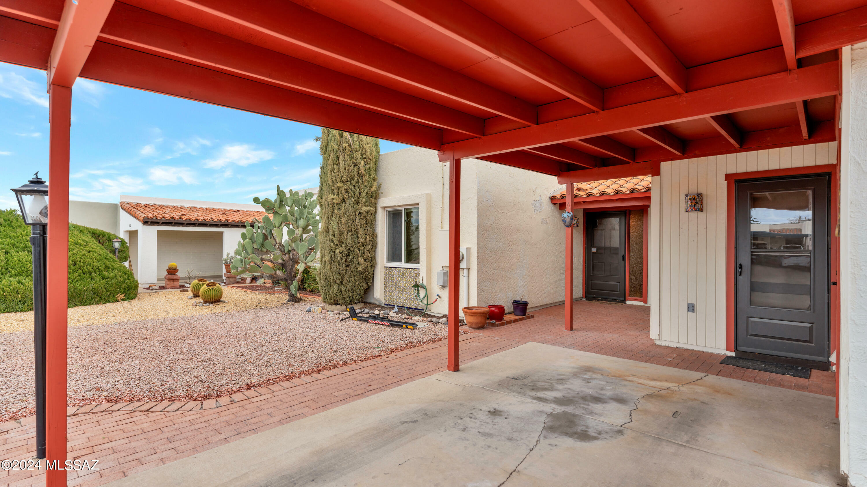 Property Photo:  338 N Calle Del Chancero  AZ 85614 