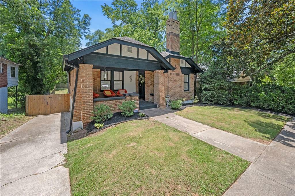 Property Photo:  930 White Street SW  GA 30310 