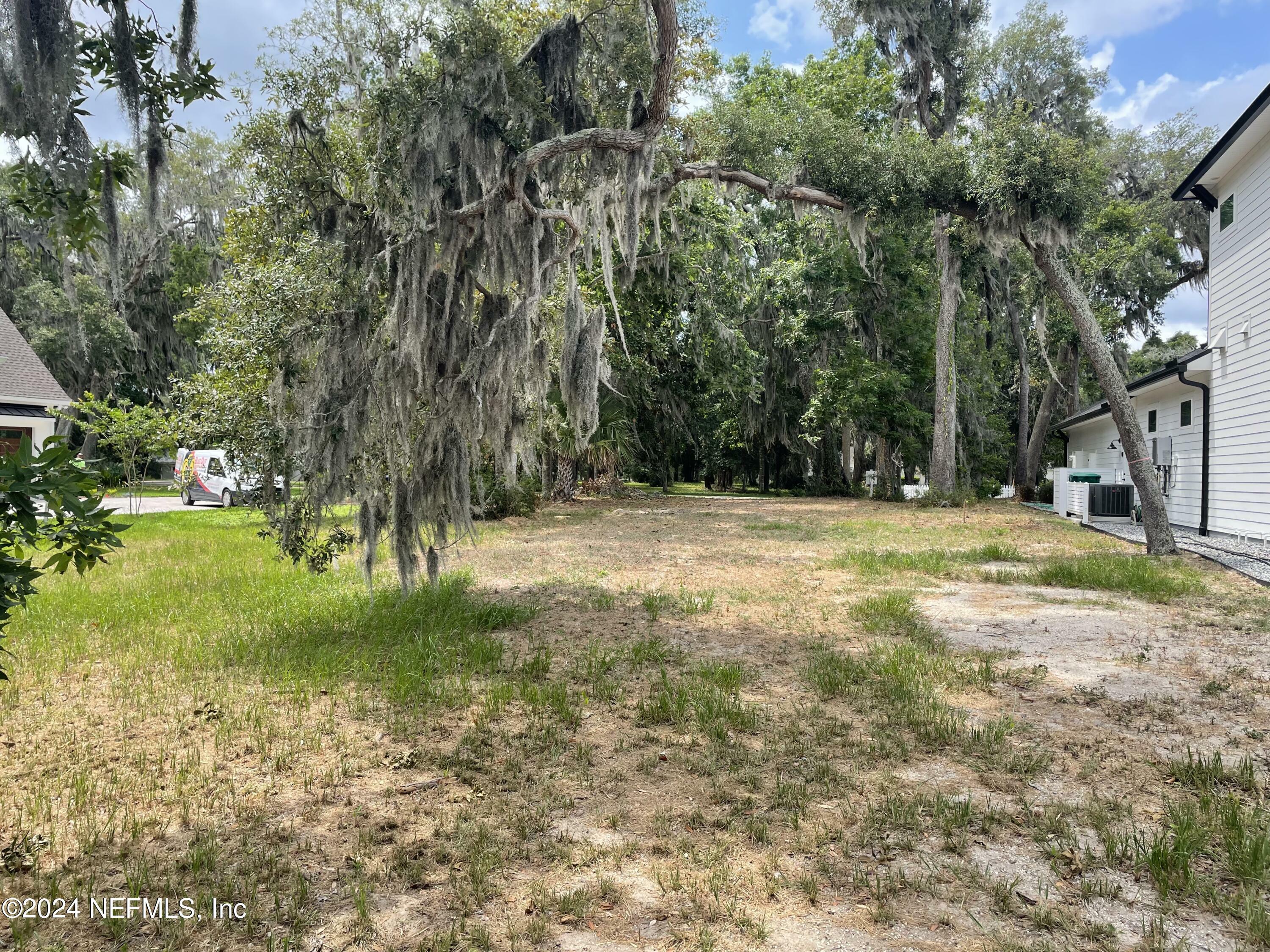 Property Photo:  28796 Grandview Manor  FL 32097 