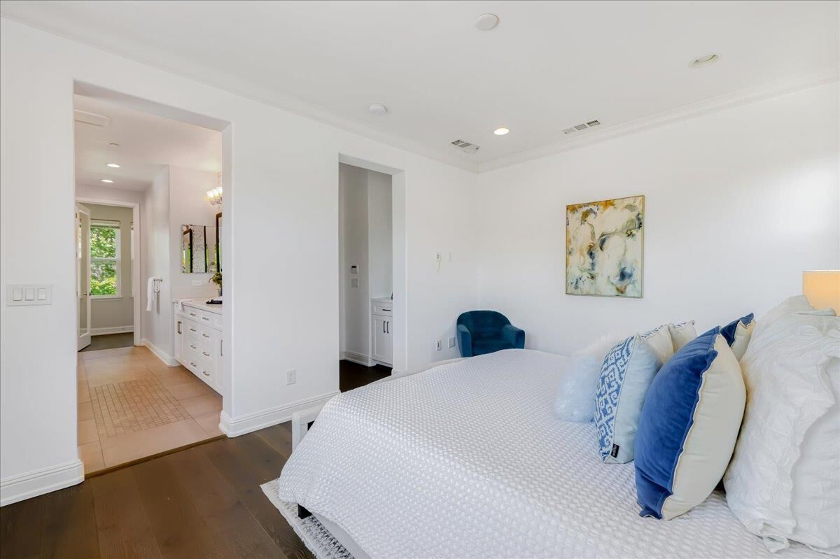 Property Photo:  1959 Sage Loop  CA 94043 