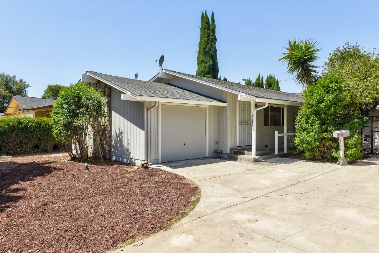 Property Photo:  1029-1031 Nottingham Place  CA 95117 