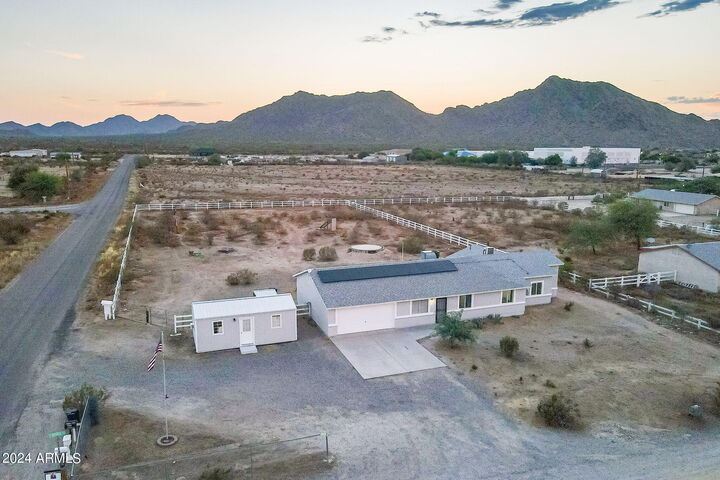 Property Photo: 32310 N Vertuccio Trail AZ 85144