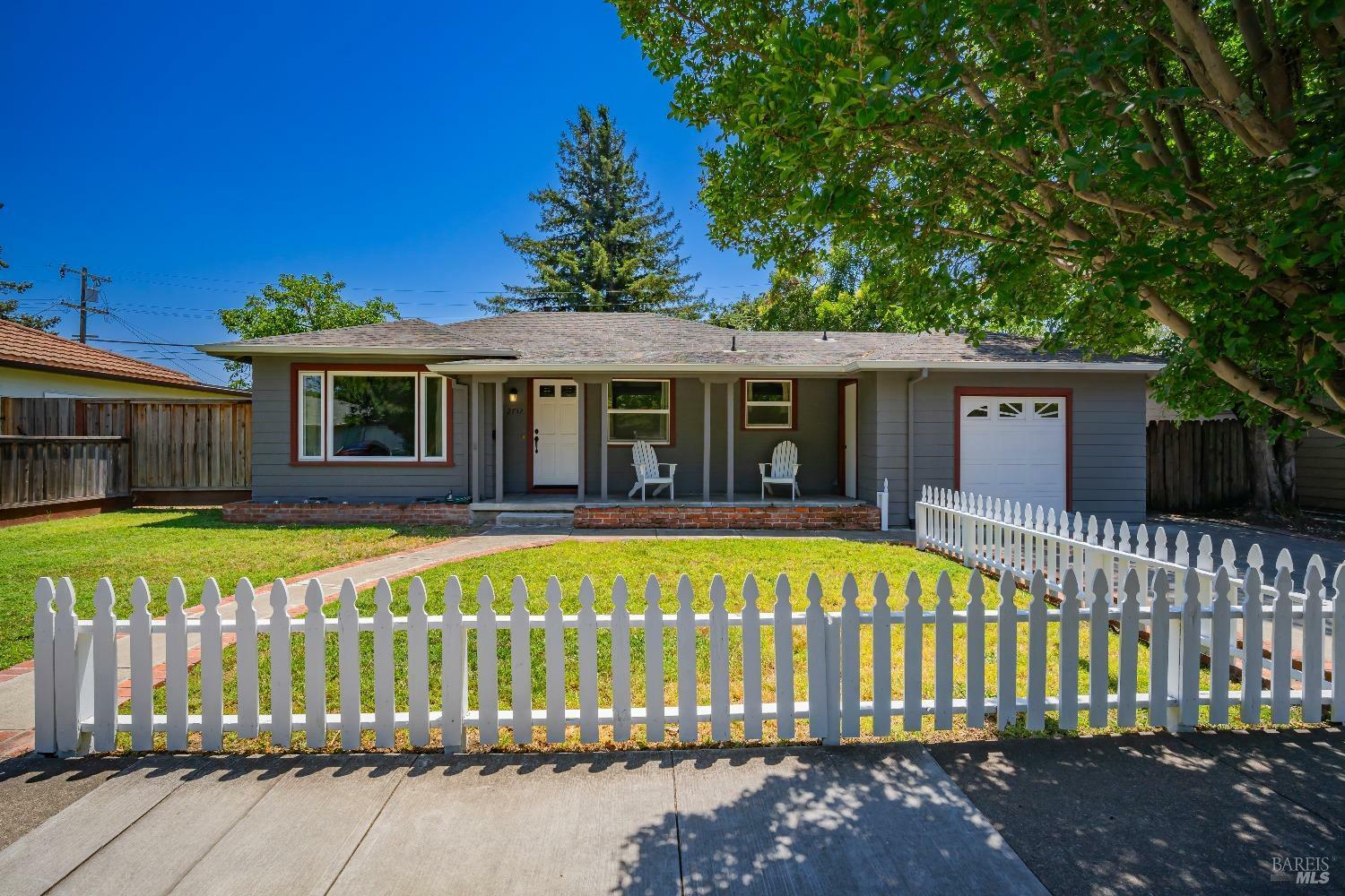 Property Photo:  2732 Village Side Drive  CA 95405 