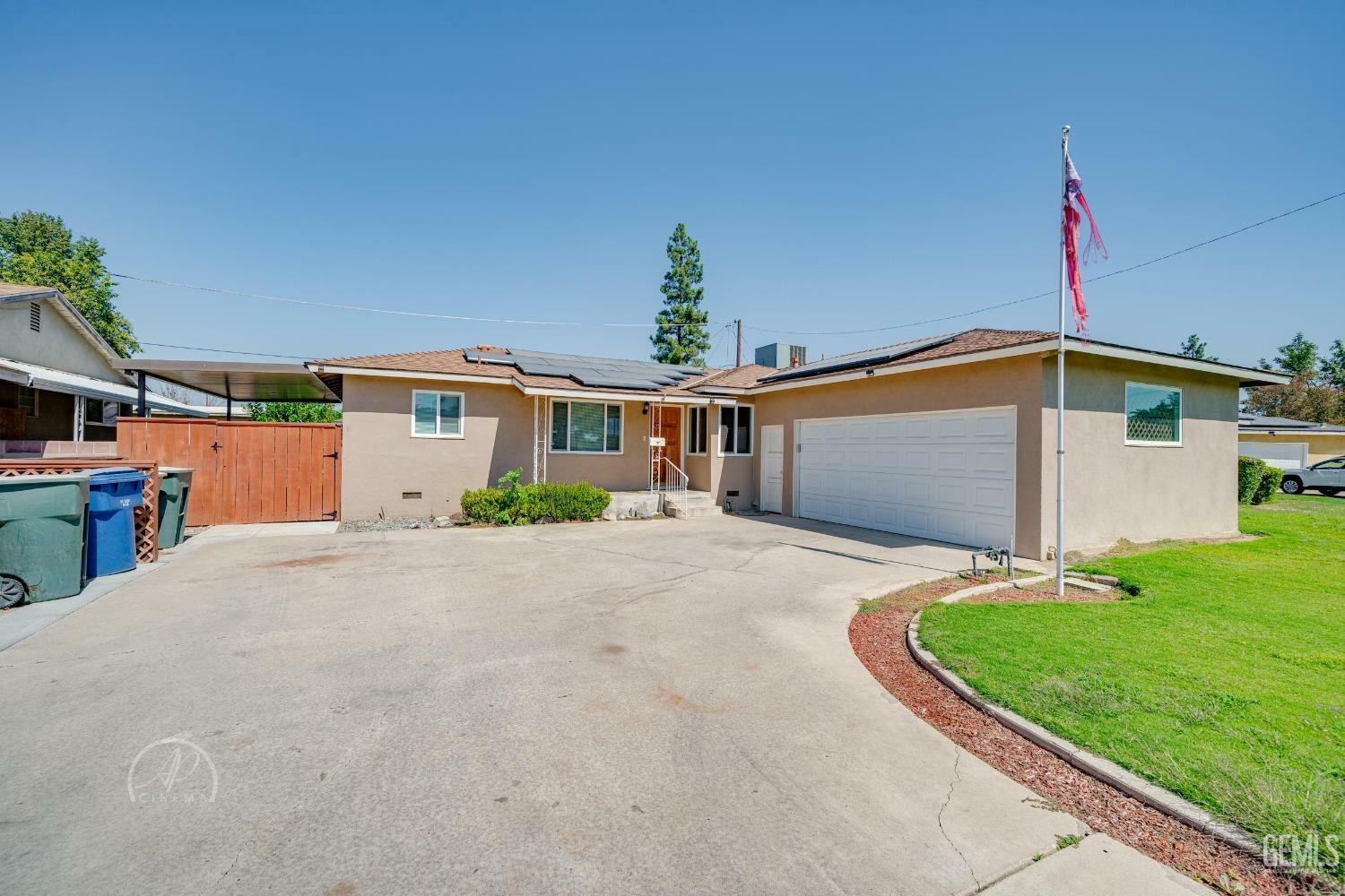 Property Photo:  716 Wayne Drive  CA 93304 