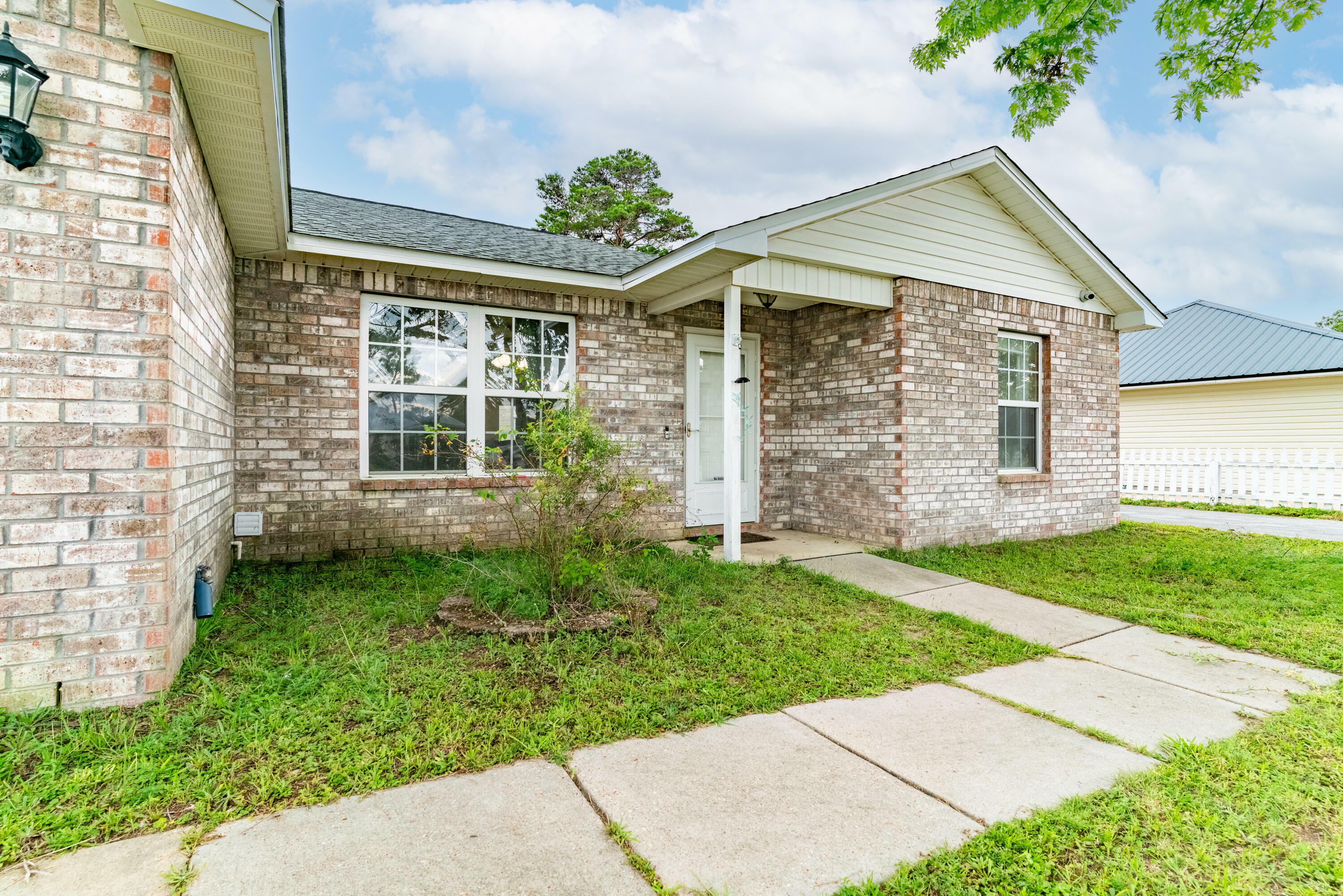 Property Photo:  4700 Falcon Way  FL 32539 